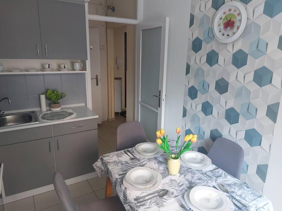 Dora Apartman Best Location & Free Parking เดเบรตเซน ภายนอก รูปภาพ